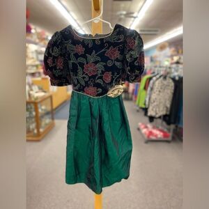 Suger PLum Girls 5 Green & Black Christmas Dress